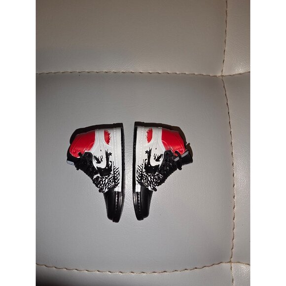 Mini Jordan 1 Custom - Picture 1 of 4